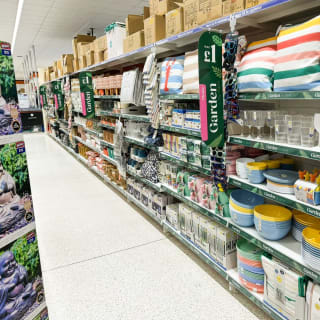 824-bmstores-clowne-store-opening-26