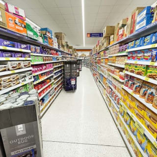 824-bmstores-clowne-store-opening-31