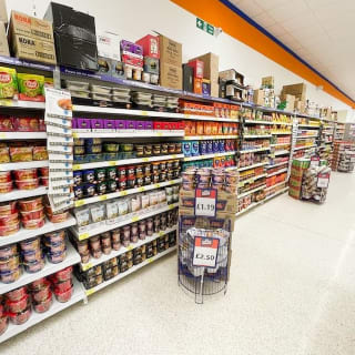 824-bmstores-clowne-store-opening