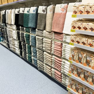 828-bmstores-watford-store-opening-2