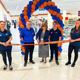 828-bmstores-watford-store-opening-27