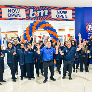 828-bmstores-watford-store-opening-41