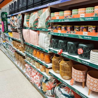 832-bmstores-rainham-store-opening-11