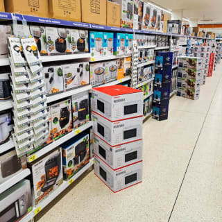 832-bmstores-rainham-store-opening-57