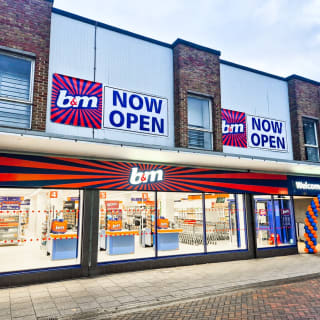 845-bmstores-gillingham-store-opening-45
