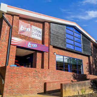 860-bmstores-bordon-store-opening-3