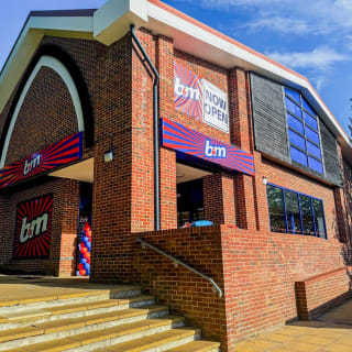 860-bmstores-bordon-store-opening-57