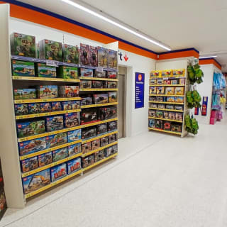 868-bmstores-lincoln-waterside-store-opening-10