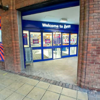 868-bmstores-lincoln-waterside-store-opening-64