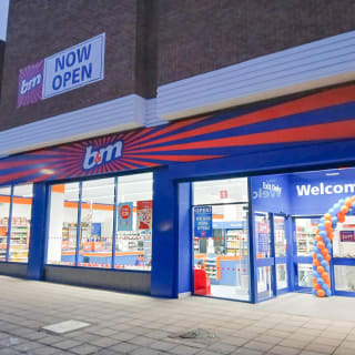 870-bmstores-yiewsley-store-opening-25
