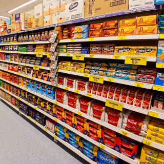 871-bmstores-willow-brook-store-opening-48