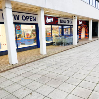 876-bmstores-queens-square-store-opening-25