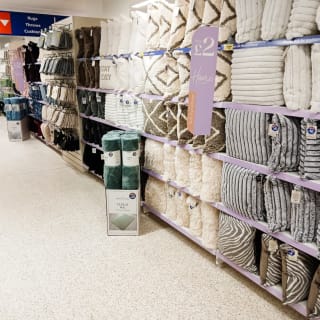 876-bmstores-queens-square-store-opening-48