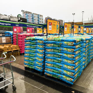 881-bmstores-alnwick-store-opening-14