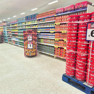 883-bandm-great-yamouth-market-gate-new-store-13