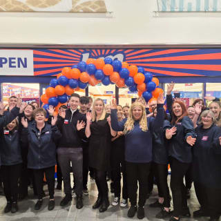 883-bandm-great-yamouth-market-gate-new-store-2