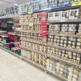 883-bandm-great-yamouth-market-gate-new-store-21