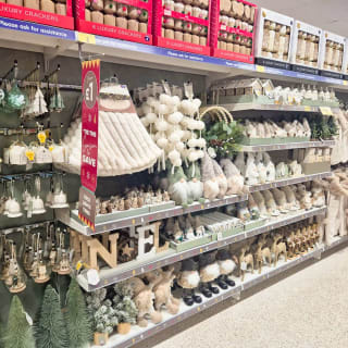 883-bandm-great-yamouth-market-gate-new-store-22