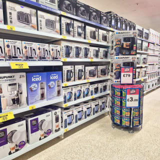 883-bandm-great-yamouth-market-gate-new-store-28