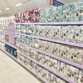 883-bandm-great-yamouth-market-gate-new-store-38