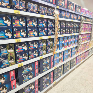 883-bandm-great-yamouth-market-gate-new-store-40