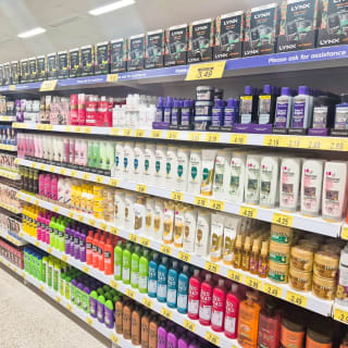 883-bandm-great-yamouth-market-gate-new-store-43