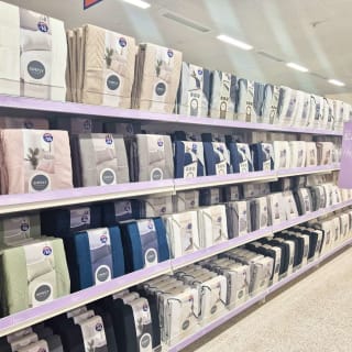 883-bandm-great-yamouth-market-gate-new-store-47