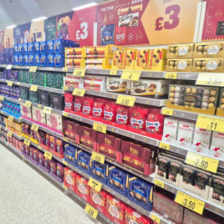 883-bandm-great-yamouth-market-gate-new-store-52