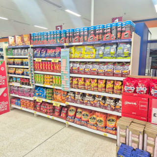 883-bandm-great-yamouth-market-gate-new-store-53