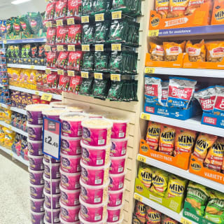 883-bandm-great-yamouth-market-gate-new-store-55