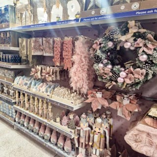 883-bandm-great-yamouth-market-gate-new-store-9