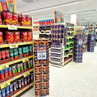 886-bandm-leeds-crossgates-shopping-centre-new-store