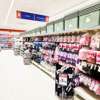 895-bmstores-queens-parade-store-opening-17