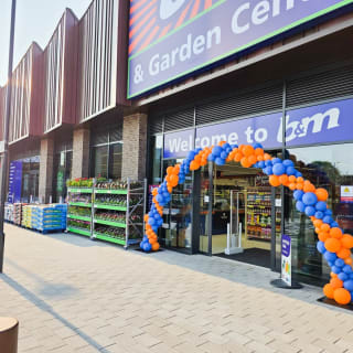 895-bmstores-queens-parade-store-opening-52
