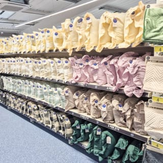 906-bmstores-picton-court-store-opening-33