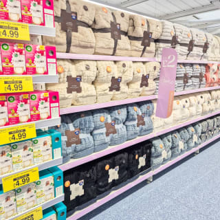 906-bmstores-picton-court-store-opening-40