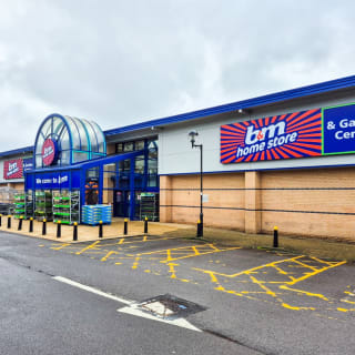 906-bmstores-picton-court-store-opening-71