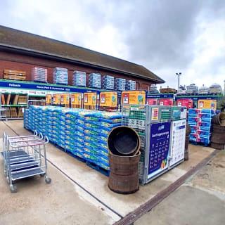 907-bmstores-horsted-store-opening-2