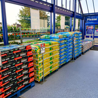 907-bmstores-horsted-store-opening-56