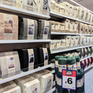 913-bmstores-palace-grounds-store-opening-60