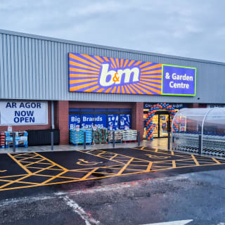 920-bmstores-brown-lennox-store-opening-54