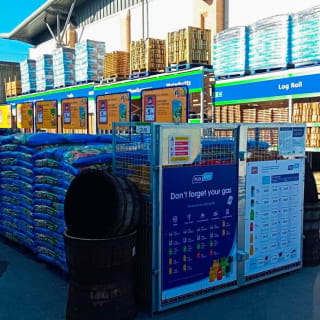 921-bmstores-stamford-store-opening-2