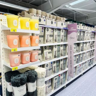 921-bmstores-stamford-store-opening-47