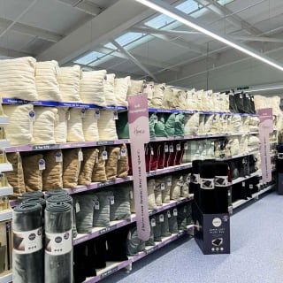 921-bmstores-stamford-store-opening-48