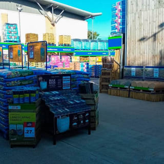 921-bmstores-stamford-store-opening-6