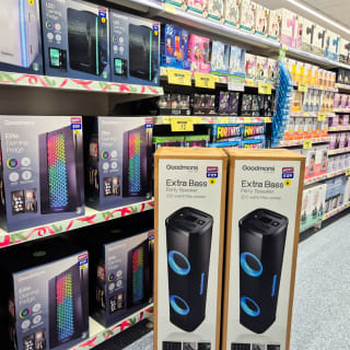 923-bmstores-aberdeen-store-opening-40