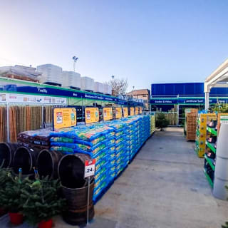 925-bmstores-priory-way-store-opening-gc-11