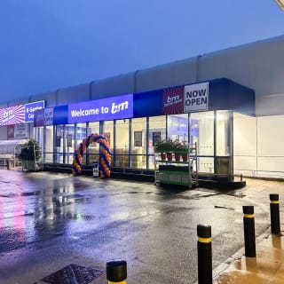 925-bmstores-priory-way-store-opening
