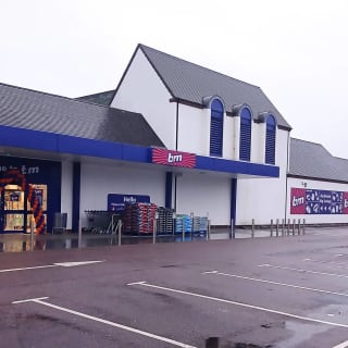 927-bmstores-diss-store-opening-20