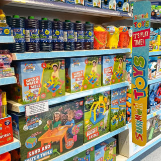 927-bmstores-diss-store-opening-5